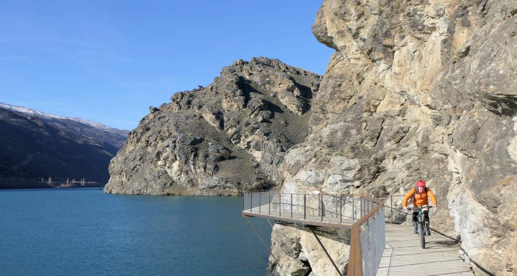 Lake Dunstan Cycle Trail Image 4 copyright bennettandslater.co.nz