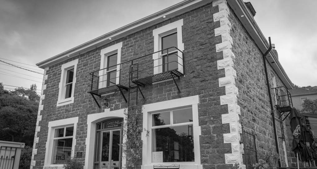 Careys Bay Hotel credit Geoff Marks